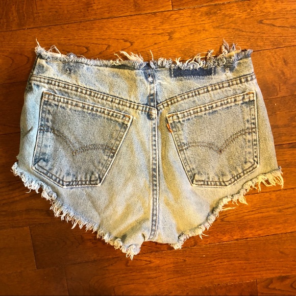 SOLD - Urban Outfitters Raw Hem Levis Denim Shorts - Picture 3 of 6